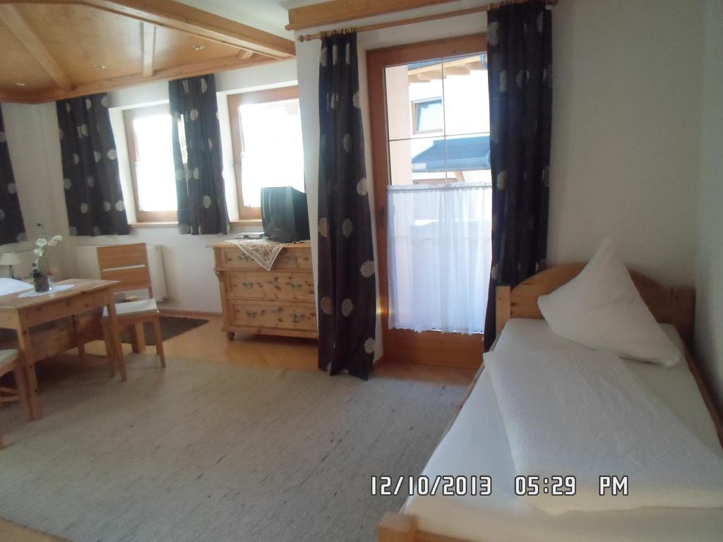 Haus Kroell Elisabeth Appartement Zell am Ziller Kamer foto